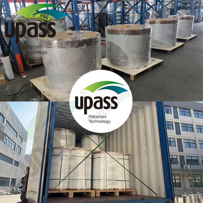 गैर-बुने हुए पॉलीप्रोपाइलीन (पीपी) चटाई लौ प्रतिरोधी पीपी पीई पीपी झिल्ली वाहक रहित स्व-चिपकने वाला वॉटरप्रूफिंग झिल्ली के लिए