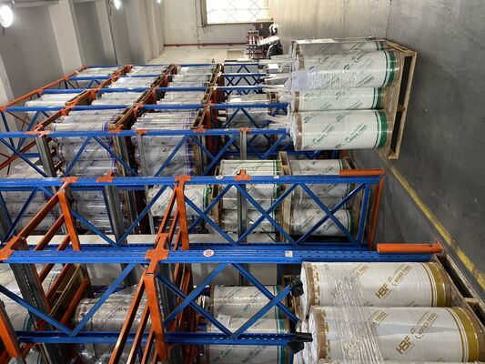 कृषि चांदी परावर्तक मल्च फिल्म एल्यूमीनियम पन्नी पीईटी/पीई ब्लो मोल्डिंग खेत उपयोग फल वृक्ष चेरी बेल जमीन कवर के लिए